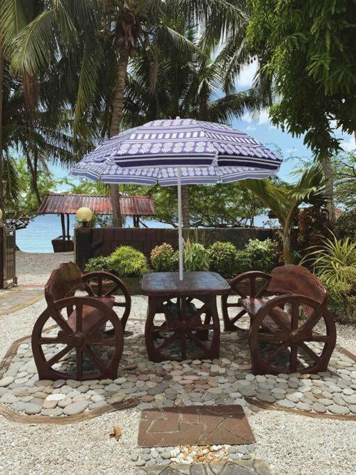 Beach Getaway Studio Villa In Lobo Exterior photo
