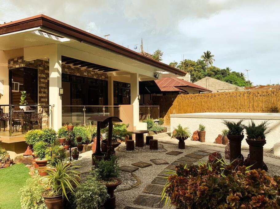 Beach Getaway Studio Villa In Lobo Exterior photo