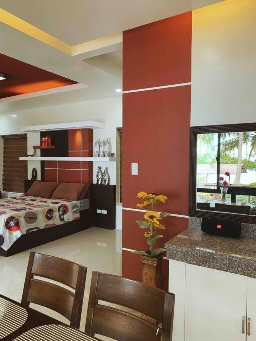 Beach Getaway Studio Villa In Lobo Exterior photo